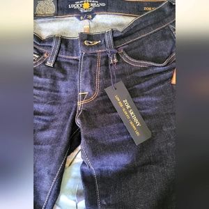 NWT Women's 25/30  Lucky Brand skinny, low rise, slim fit dark denim jeans